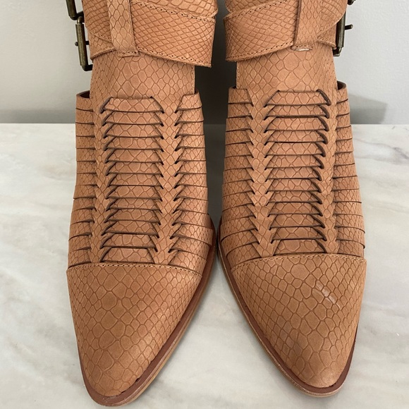 Gianni Bini Wrapped-Up Leather Cut Out Booties Size 10 - Picture 3 of 7